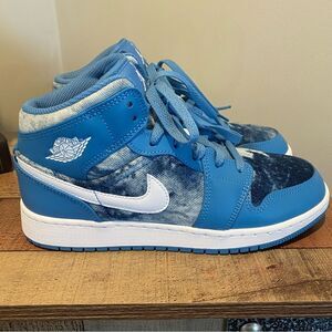 NWOB Jordan 1 mid Washed Denim